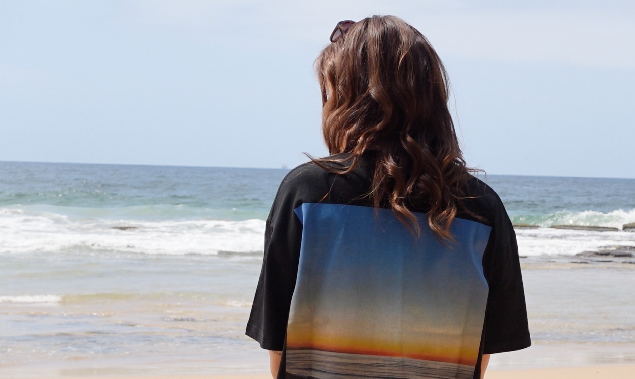 Della Unisex Tee