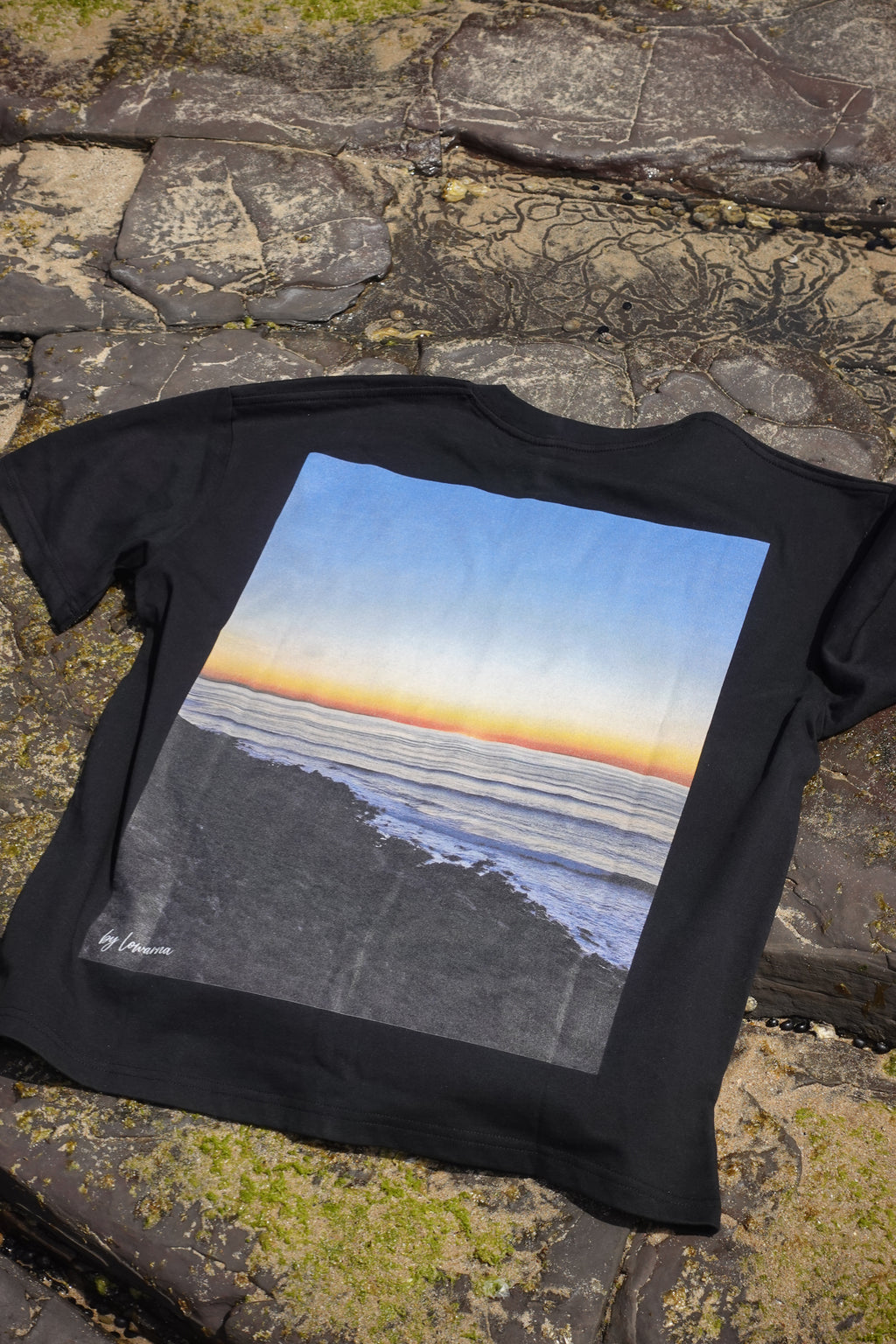 Della Unisex Tee
